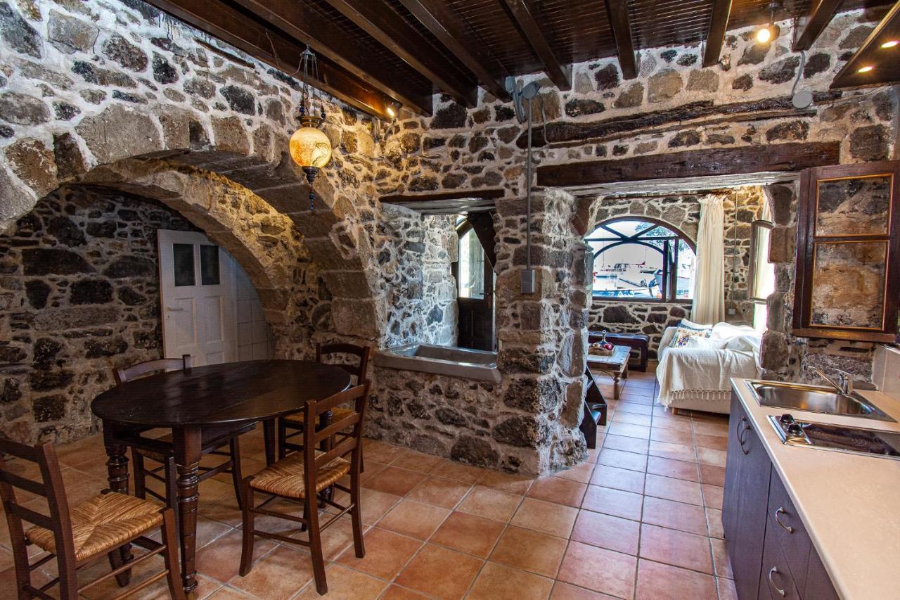 SkálaPlousiadi΄S Stone Houseアパートメント エクステリア 写真