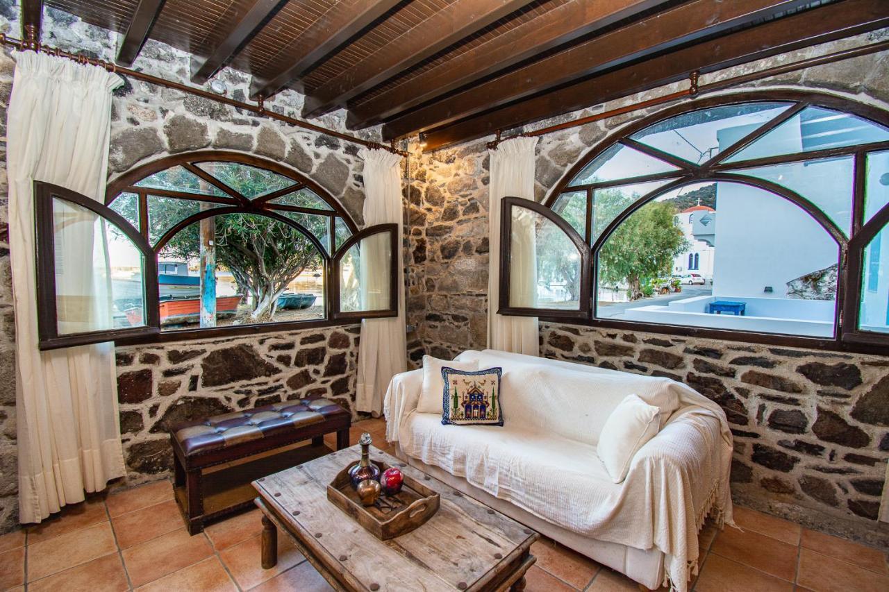 SkálaPlousiadi΄S Stone Houseアパートメント エクステリア 写真