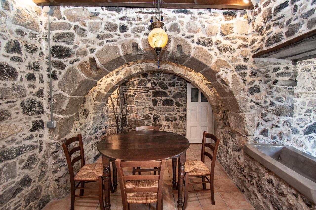 SkálaPlousiadi΄S Stone Houseアパートメント エクステリア 写真