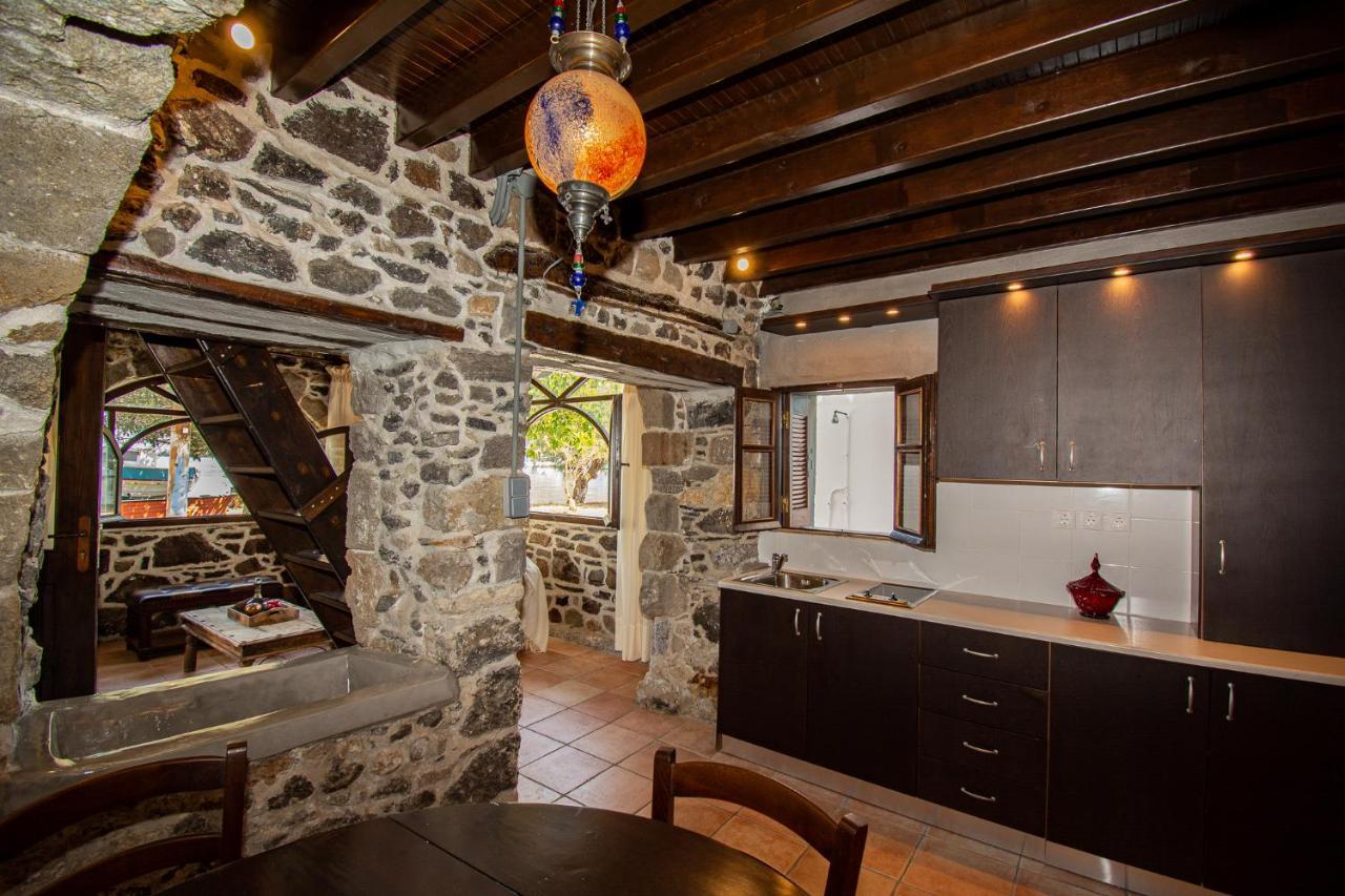 SkálaPlousiadi΄S Stone Houseアパートメント エクステリア 写真