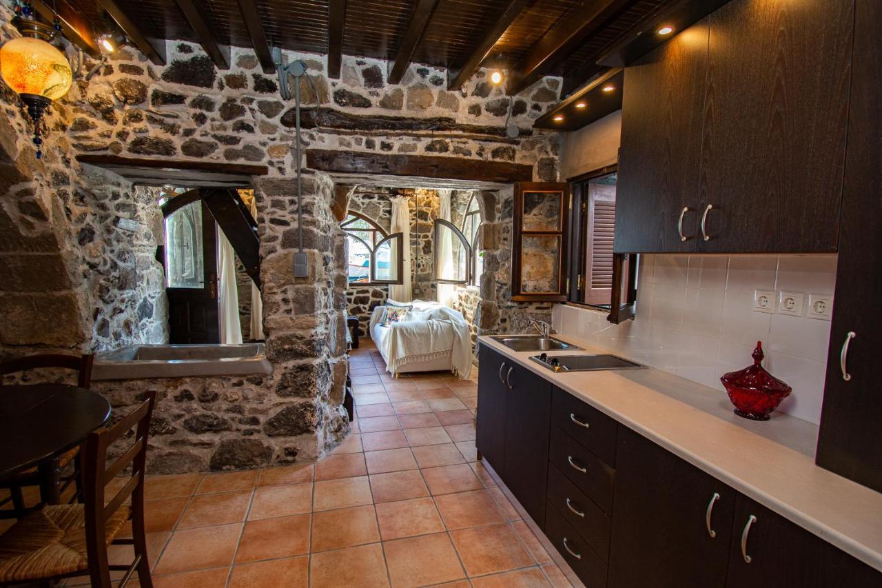 SkálaPlousiadi΄S Stone Houseアパートメント エクステリア 写真