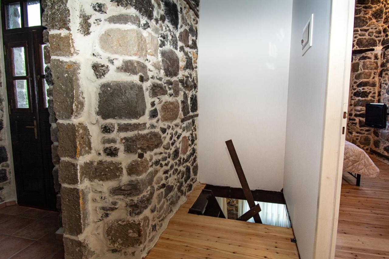 SkálaPlousiadi΄S Stone Houseアパートメント エクステリア 写真
