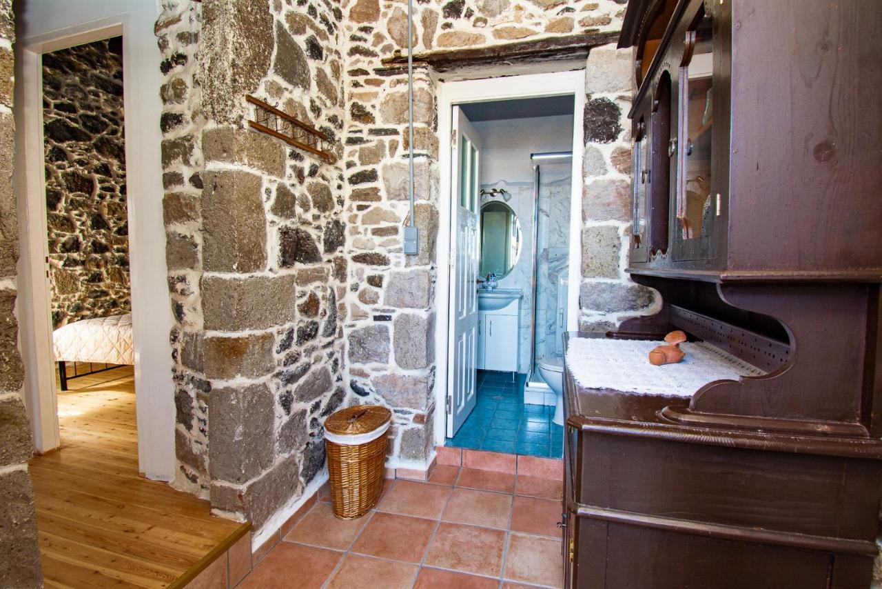 SkálaPlousiadi΄S Stone Houseアパートメント エクステリア 写真