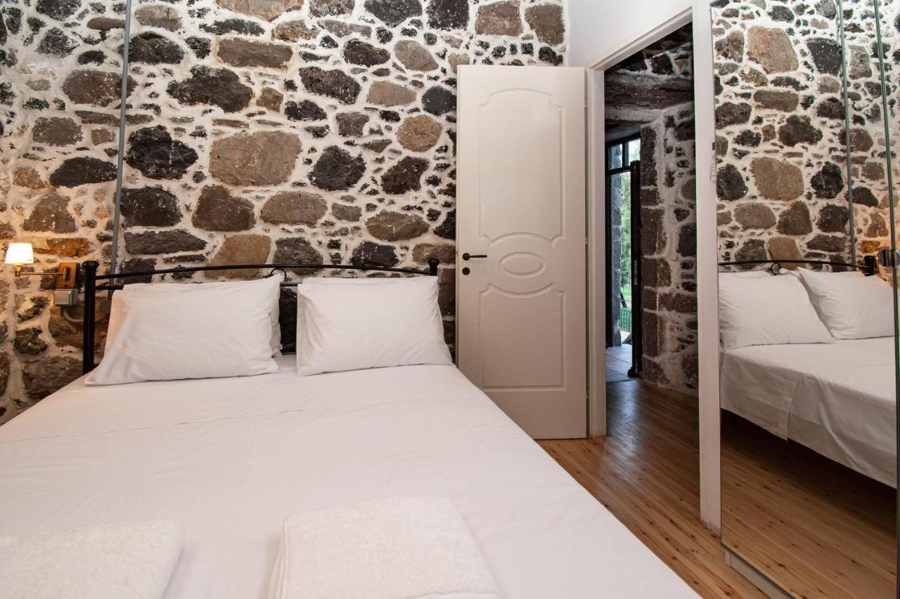 SkálaPlousiadi΄S Stone Houseアパートメント エクステリア 写真