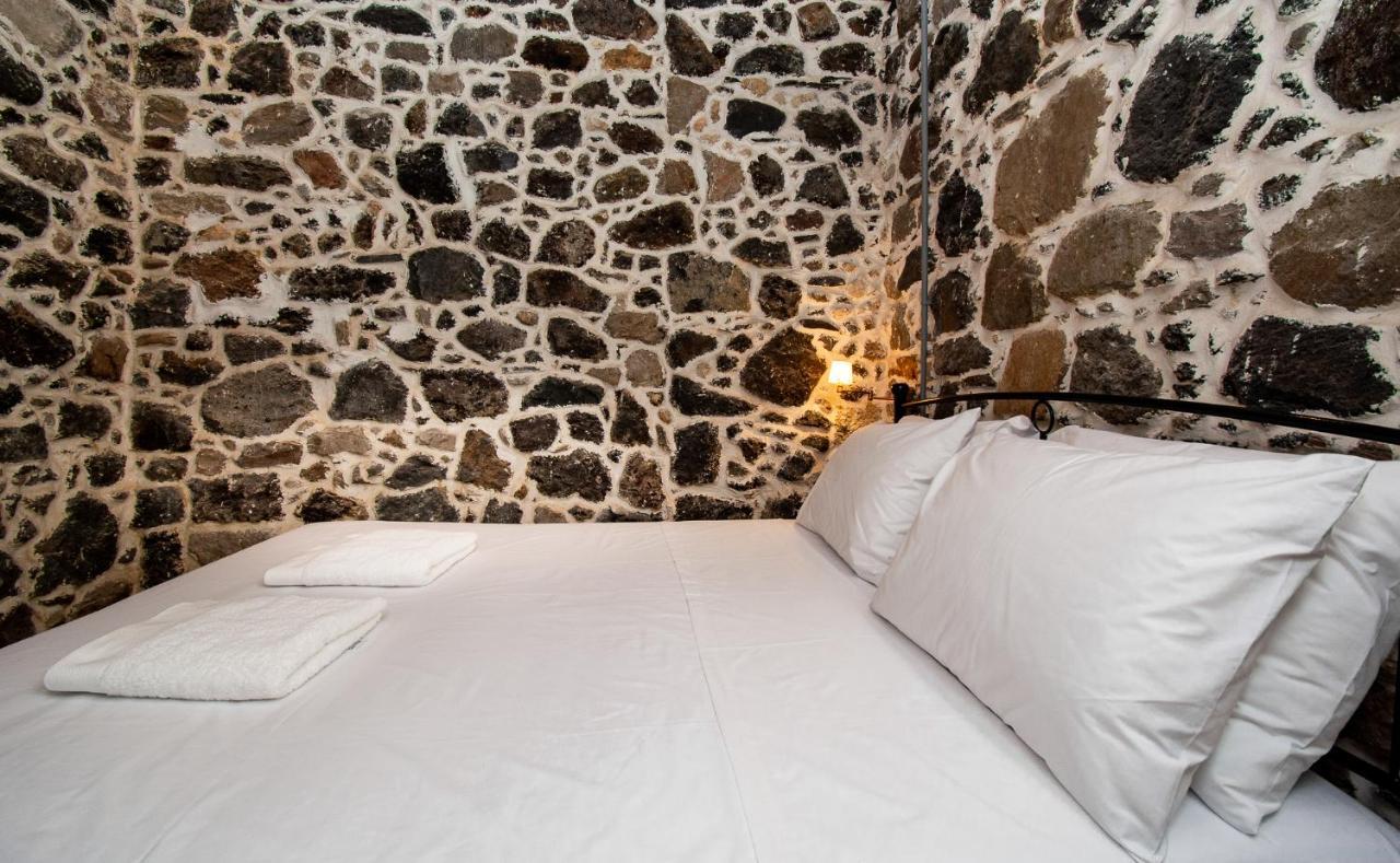 SkálaPlousiadi΄S Stone Houseアパートメント エクステリア 写真